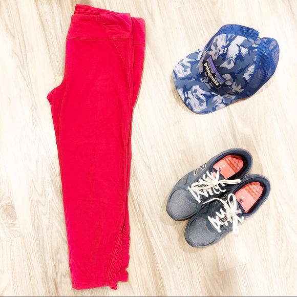 Athleta Pants - 🎉HOST PICK🎉 Athleta Salutation Cotton Capri Med